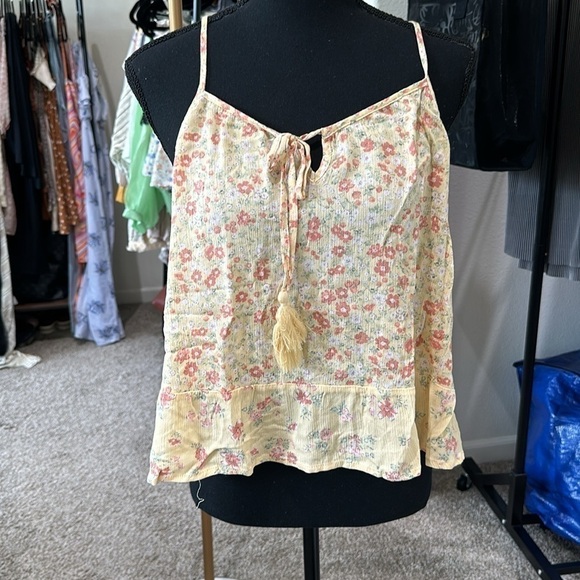 🟢NWT Hippe Rose  yellow floral tank top - Picture 2 of 2